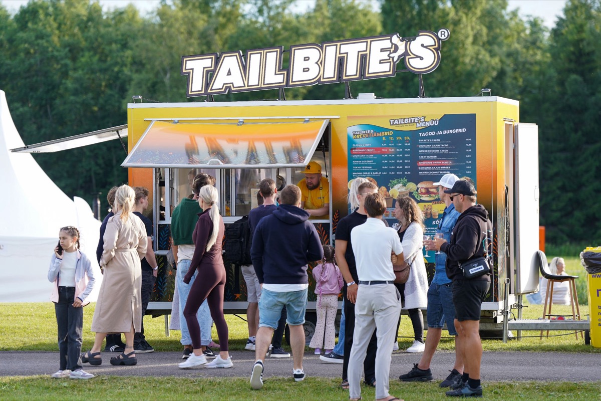 Очередь у фудтрака TAILBITE’S® на Инвестиционном фестивале
